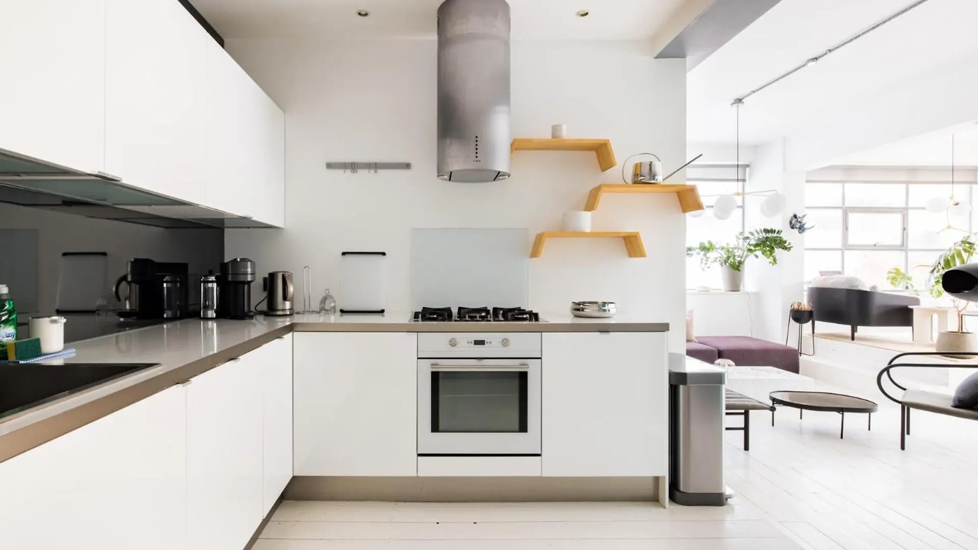 Spacious & Bright Loft Apartment - Shoreditch London